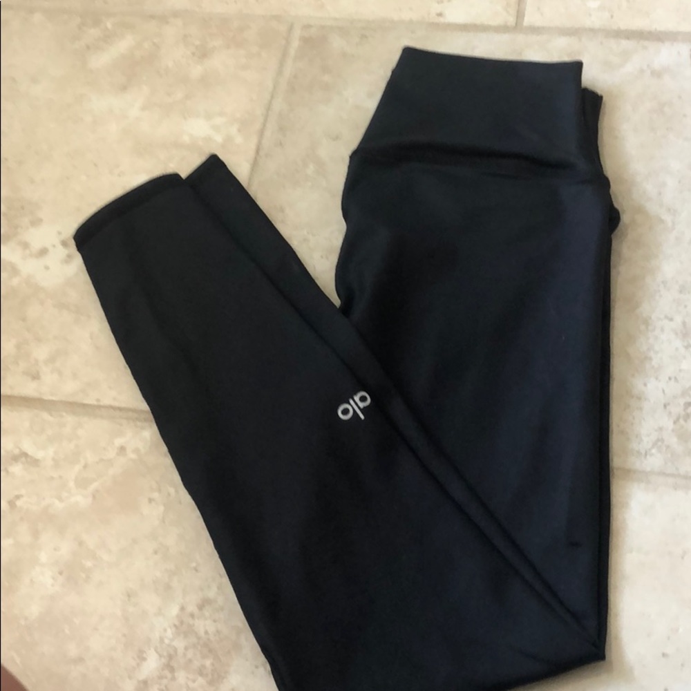Women’s Alo brand leggings